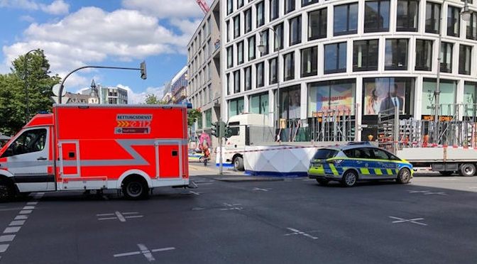 Köln | Vierjähriges Kind von rechts abbiegenden Lkw getötet